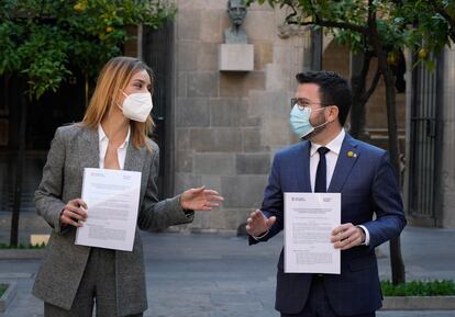 El presidente de la Generalitat, Pere Aragonés, tras la reunión con la presidenta del grupo parlamentario de En Comú Podem, Jéssica Albiach.