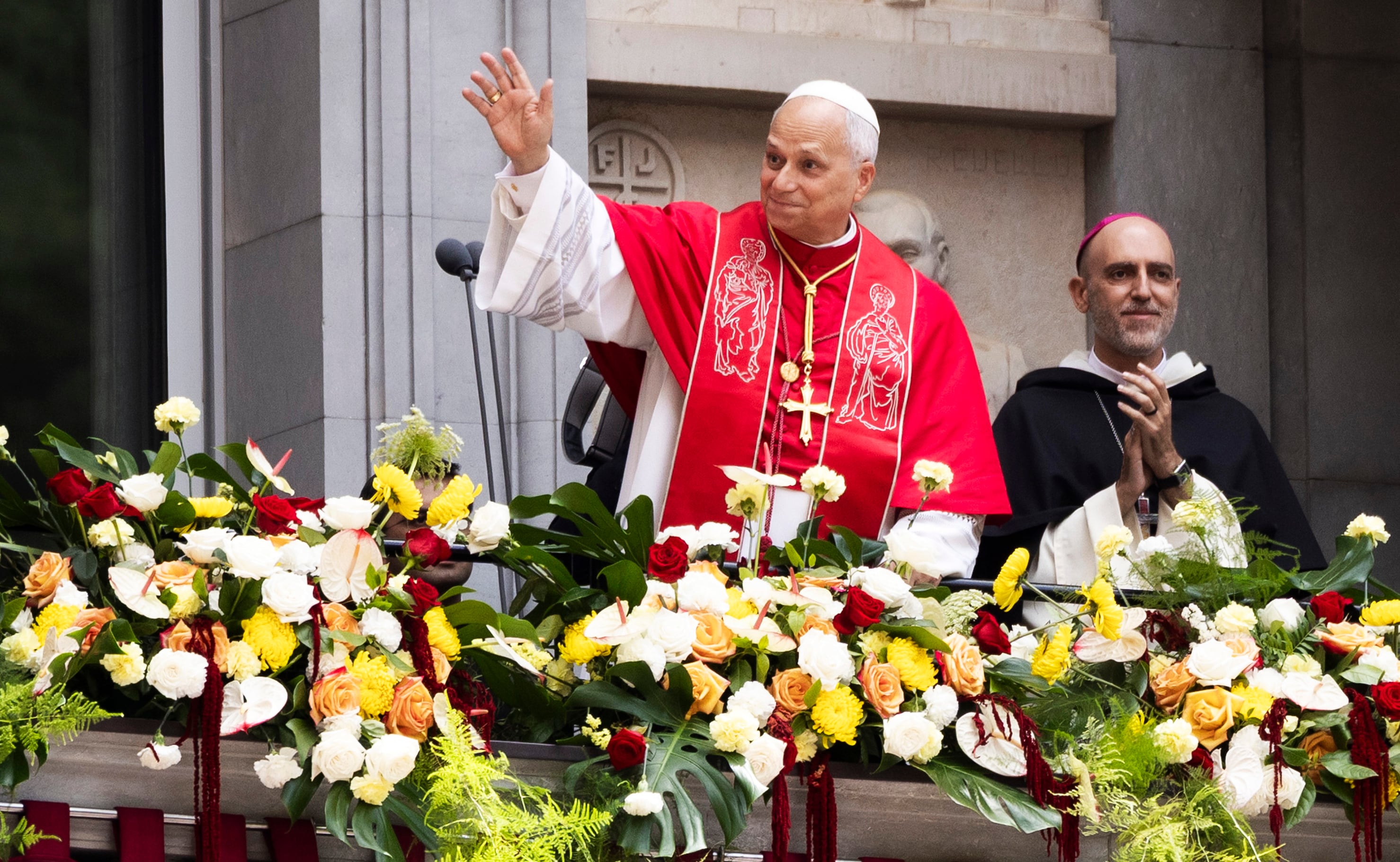 El Papa ignora la pederastia en su visita a Montserrat, uno 