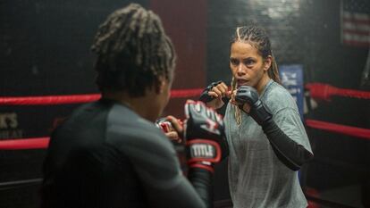 Fotograma de 'Bruised' ('Herida'), con Halle Berry como protagonista y directora.