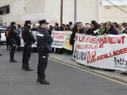Protesta en el homenaje a Jorge Juan en Alicante