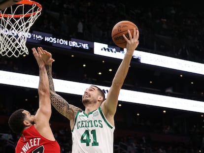 Juancho Hernangómez, en su debut con los Celtics