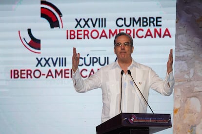 Luis Abinader, presidente de República Dominicana durante  el acto inaugural de la XXVIII Cumbre Iberoamericana de Jefas y Jefes de Estado y de Gobierno en la Fortaleza de Santo Domingo (República Dominicana).