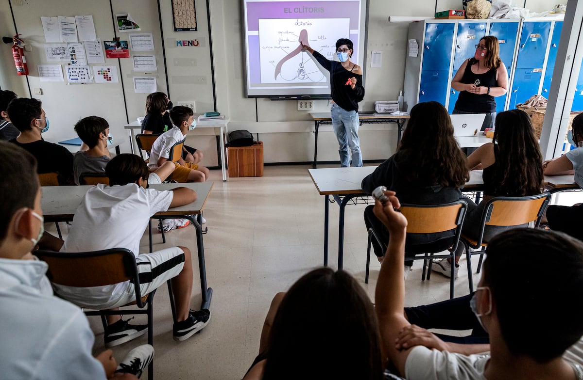 Más porno, más enfermedades y menos uso del condón: la educación sexual  suspende en las escuelas | Educación Secundaria, Bachillerato y FP | EL PAÍS