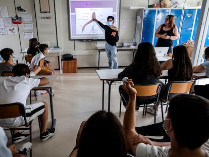 Clase de educación sexual para alumnos de primero y segundo de la ESO en Escuela 2, Valencia, el miércoles.