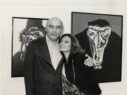 El pintor Antonio Saura y la cantante Rocío Jurado, en la inauguración de Arco de 1982.