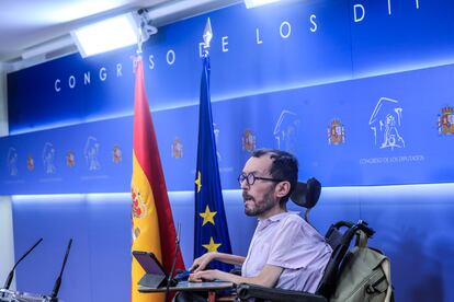 El portavoz de Unidas Podemos, Pablo Echenique, durante la rueda de prensa previa a la reunión de la Junta de Portavoces, este martes en el Congreso.