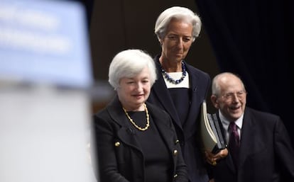 Christine Lagarde, no centro, junto a Janet Yellen e Michel Camdessus.