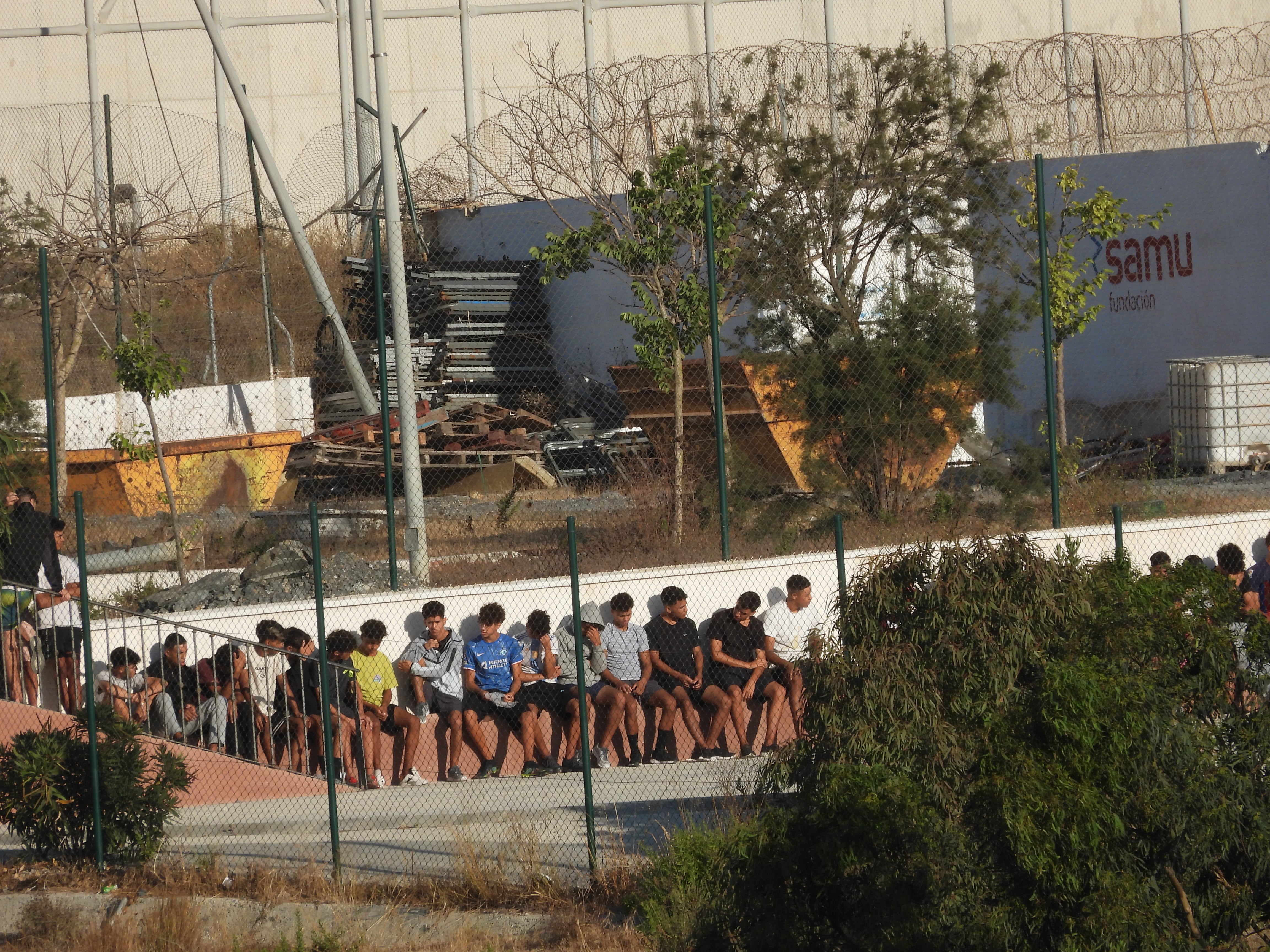 Más de 1.750 menores extranjeros han sido derivados desde Canarias, Ceuta y Melilla en un año