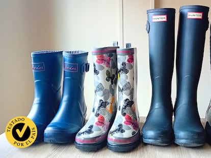 Probamos y comparamos cuatro pares de botas de agua para mujer, de distintas marcas y estilos. Foto: EL PAÍS Escaparate.