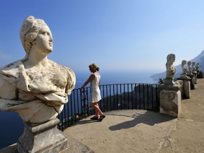 Los bustos de piedra de la Terrazza dell&#039; Infinito, en Ravello.