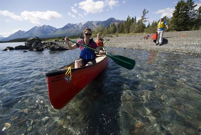 Una excursión en canoa por el lago Kluane.