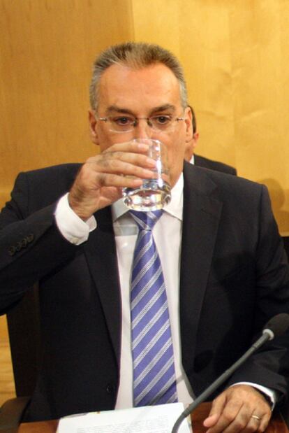 El nuevo alcalde de Benidorm, Agustín Navarro, tras la moción de censura que le dio la alcaldía.