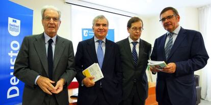 De izquierda a derecha, Antonio Garrigues, José María Bergareche, Ricardo Gómez y Agustín Garmendia. 