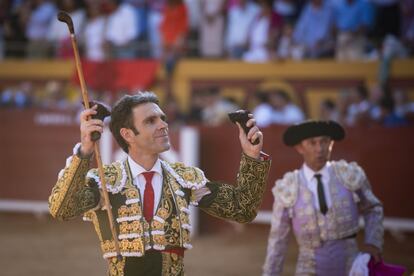 José Tomás con las dos orejas.