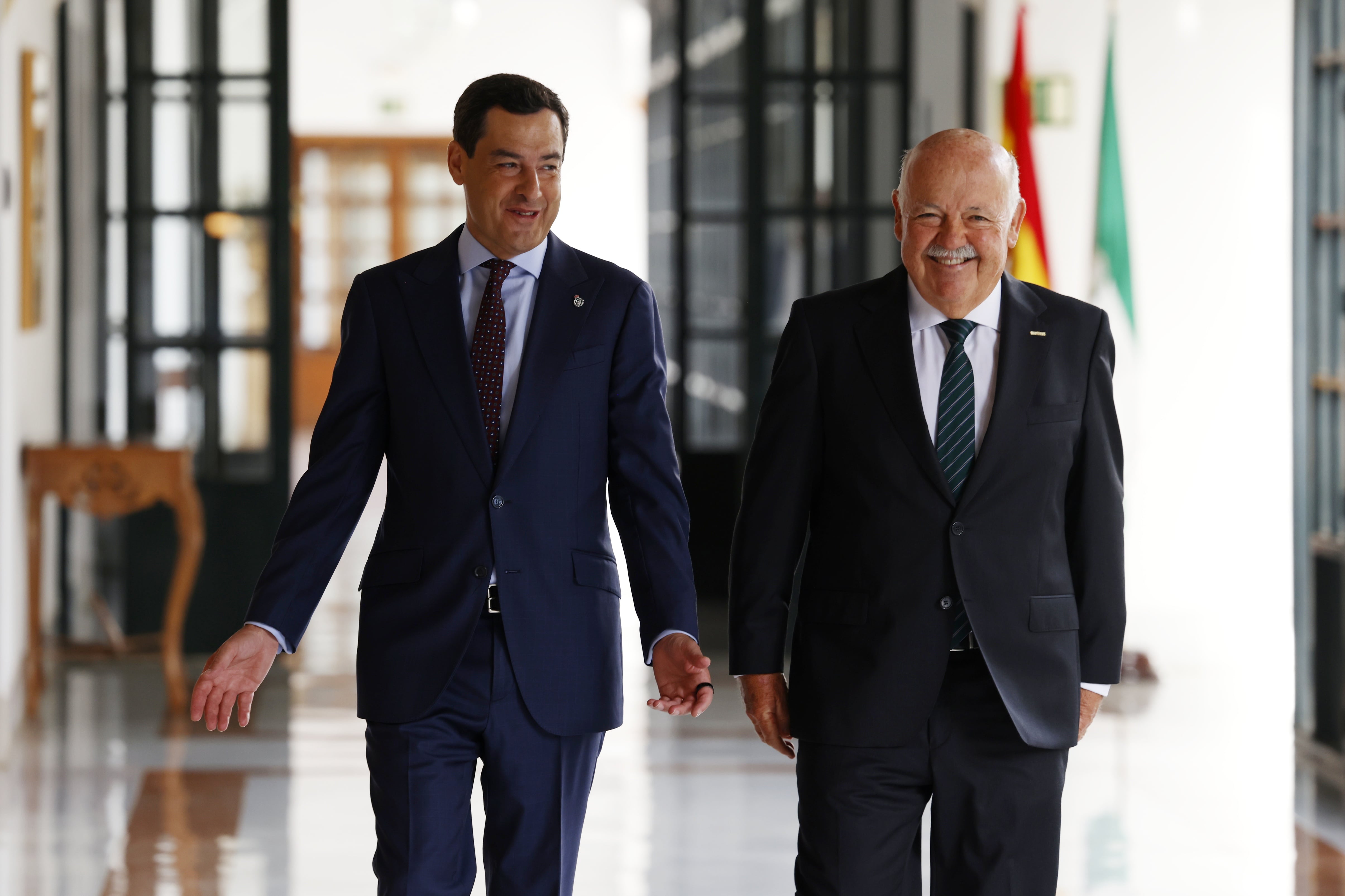 El PP y Vox acercan posiciones y aventuran que la investidura de Moreno será “más pronto que tarde”