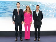 Javier Águila, presidente de la Inclusive Collection de Hyatt; Encarna Piñero, consejera delegada de Piñero y Julio Pérez, consejero delegado de Bahía Principe, en una imagen cedida por la compañía.
