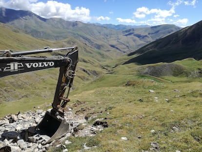 Trabajos para ampliar la estación de Cerler en el valle de Castanesa. / PLATAFORMA EN DEFENSA DE LOS MONTES DE ARAGÓN