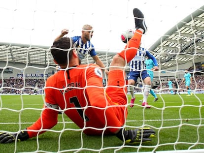 Hugo Lloris, en el momento de sufrir la lesión.