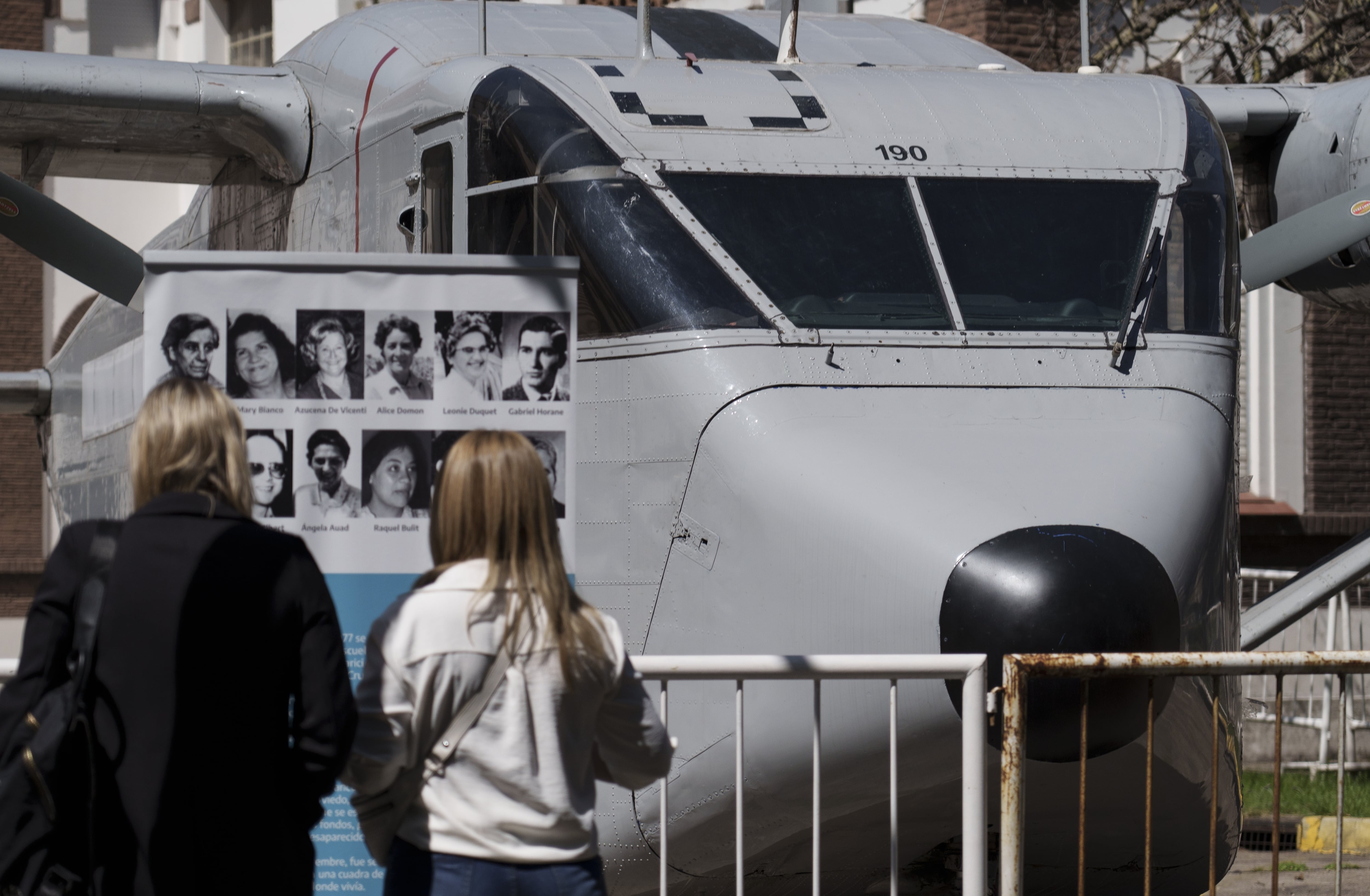 El Skyvan, símbolo de los vuelos de la muerte