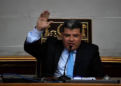 El diputado venezolano Luis Parra se autoproclamó presidente de la Asamblea Nacional el 7 de enero. 