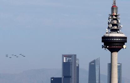 Aviones, este jueves, durante el desfile de las Fuerzas Armadas en Madrid. 