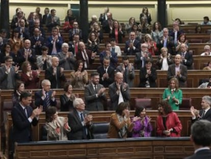 “Este Gobierno ni quiere ni puede debatir extramuros de la Constitución”, ha asegurado la ministra de Hacienda