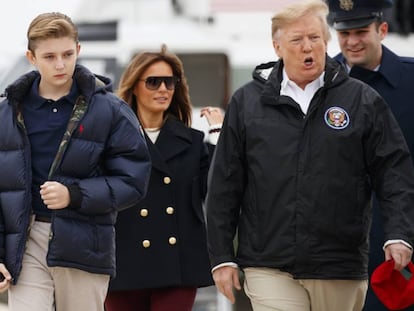 El matrimonio Trump, con su hijo Barron.