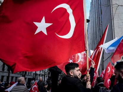 Manifestación frente a la representación de Turquía ante la UE.