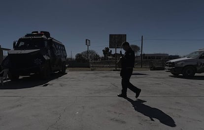 A police officer at the precinct in Valle de Juárez.