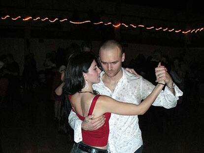 Cecilia y Lucas, en la milonga de El Conventiyo.
