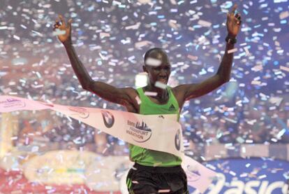 Kipsang celebra el triunfo