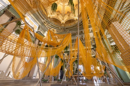 Las zonas de descanso en la sala de baile del Círculo d Bellas Artes.