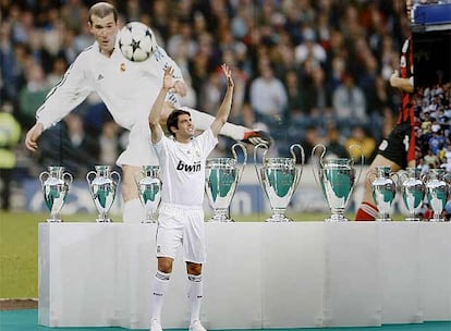 Kaká saluda a los aficionados con una imagen cargada de simbolismo: Zinedine Zidane y las copas que el club ha conseguido a lo largo de su historia. El jugador promete victorias y más "conquistas".