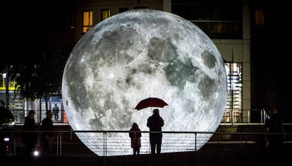 La instal·lació de Luke Jerran, 'Museum of the moon', que es projectarà al Dhub.