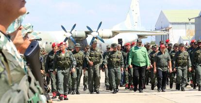 Nicolás Maduro, durante unas maniobras militares en Maracay.