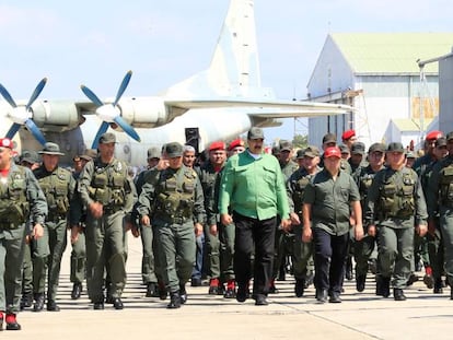 Nicolás Maduro, durante unas maniobras militares en Maracay.