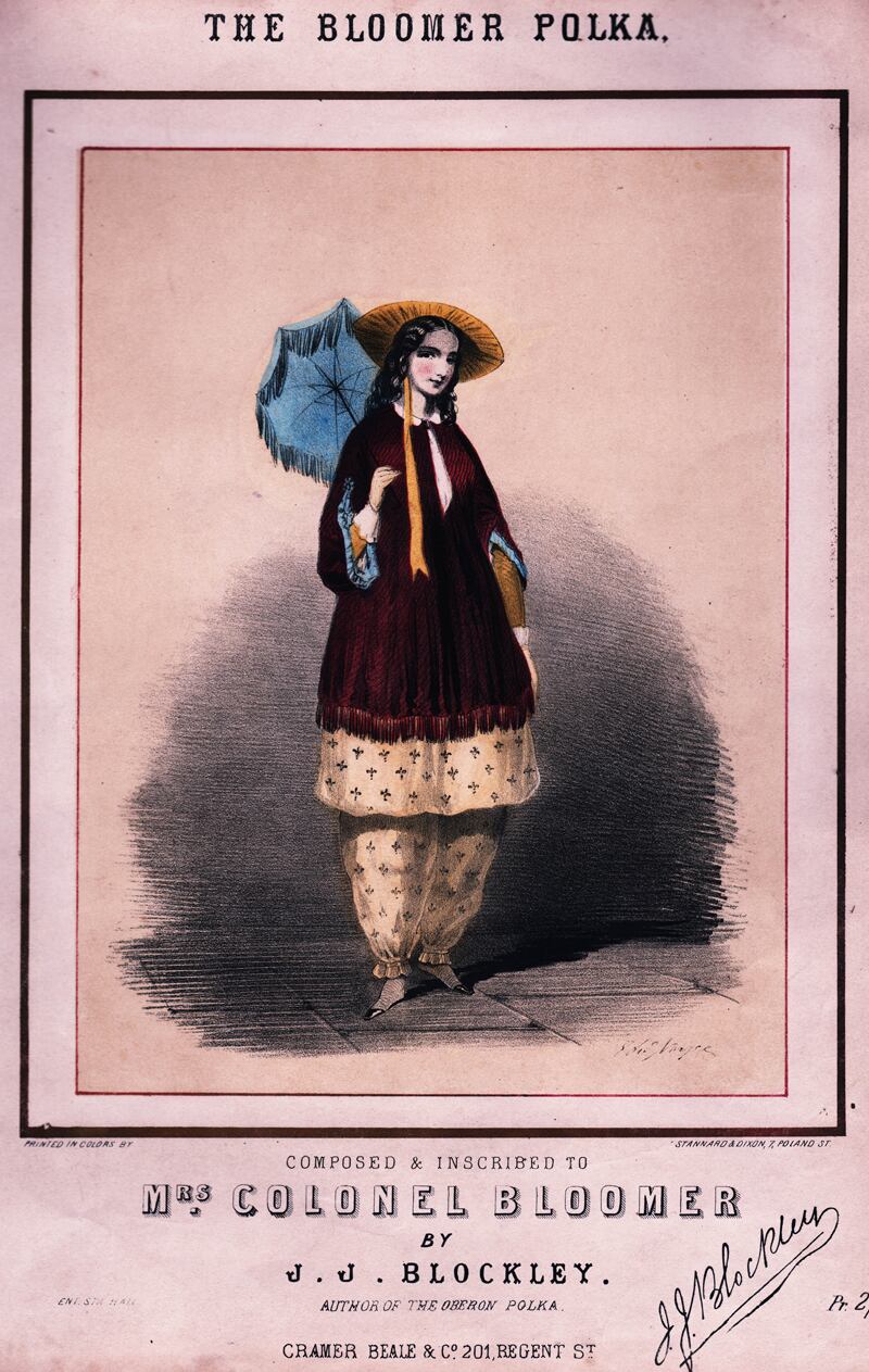 Amelia Bloomer (1818-1894) además de crear el primer periódico para mujeres estadounidense 'The Lily', revolucionó los estamentos del buen vestir estadounidense. 