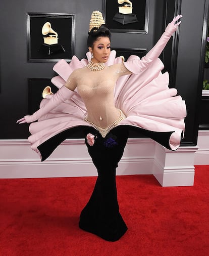 La rapera Cardi B, con el vestido Venus que Thierry Mugler presentó en 1995, en la alfombra roja de los premios Grammy 2019.