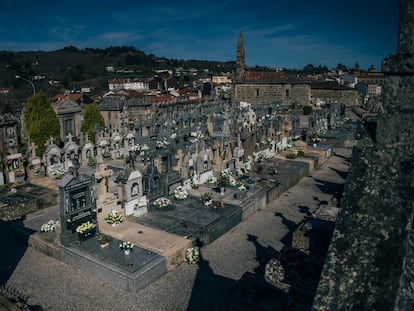 Cementerio de San Breixo (Celanova), donde fueron exhumados el año pasado, para realizar pruebas de ADN dentro del Plan Cuatrienal de Memoria Histórica en Galicia, los restos de siete asturianos fusilados el 22 de septiembre de 1939. En el mismo camposanto fueron enterrados cerca de un centenar de represaliados.