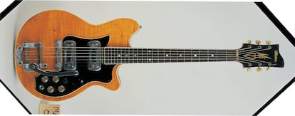 Una guitarra Maton Mastersound MS-500 como la que utilizó George Harrison.