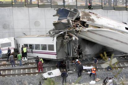 Rescate de las v&iacute;ctimas tras el accidente del tren Alvia en Angrois el 24 de julio de 2013.