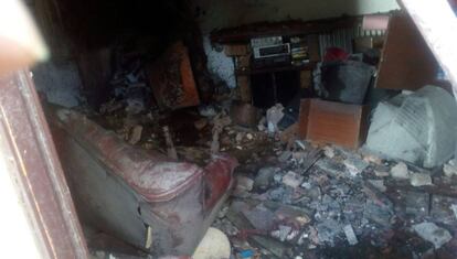 Interior de la vivienda afectada por la explosión de una caldera en Cintruénigo, Navarra.