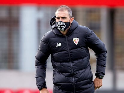 Gaizka Garitano en un entrenamiento del Athletic.