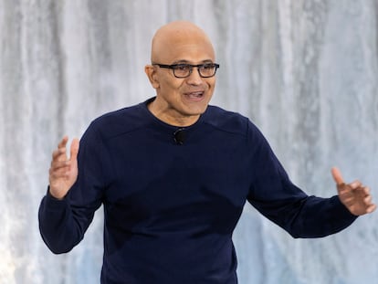 El CEO de Microsoft, Satya Nadella, durante la presentación en la que ha anunciado la inclusión de un nuevo motor de inteligencia artificial en el buscador Bing.