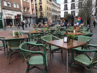 Terrazas en la plaza de Chueca, este mediodía.