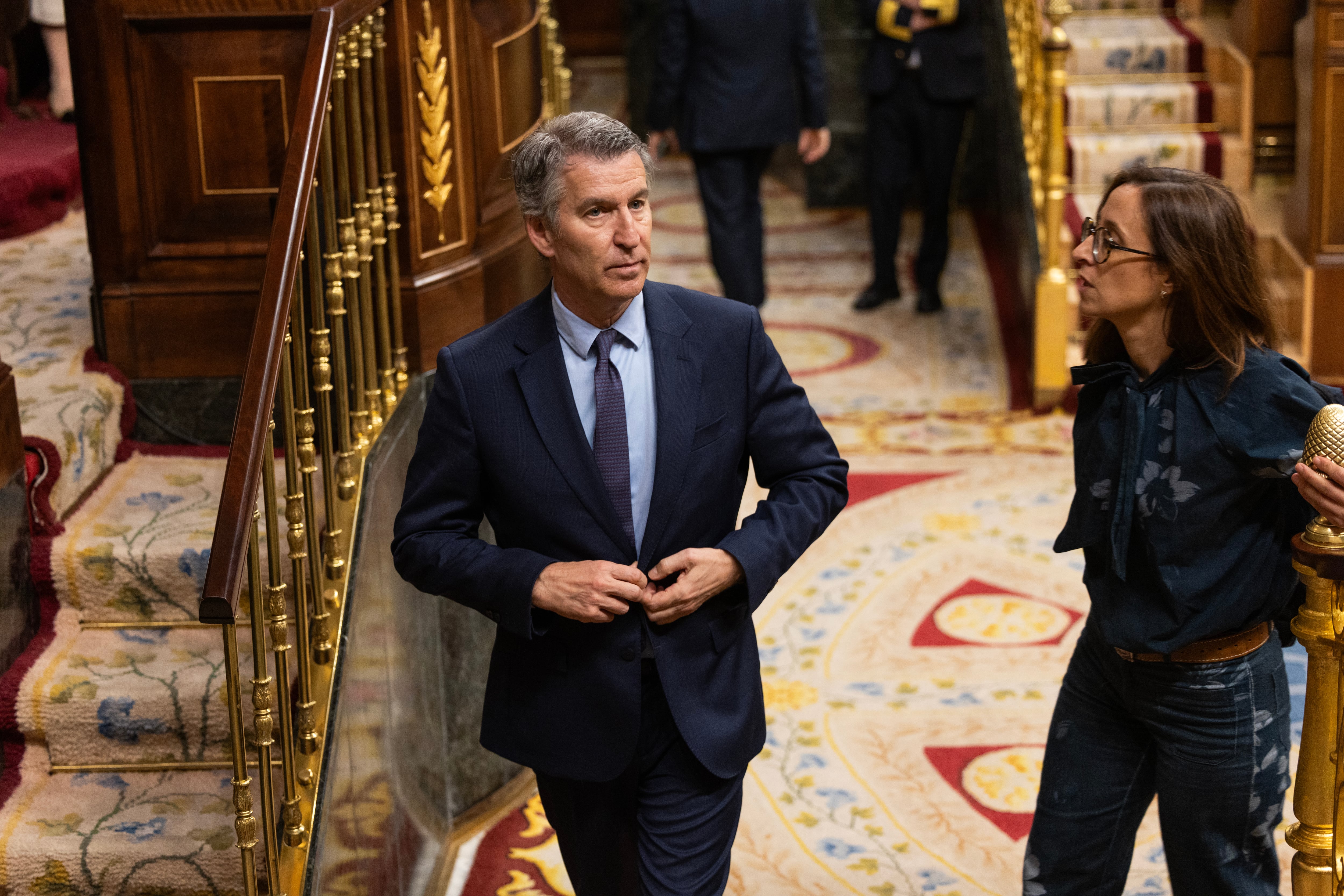 Feijóo da un nuevo giro en su posición sobre la guerra de Irán y critica la “brutalidad” de Trump