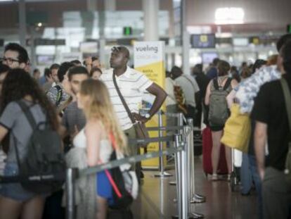 El Gobierno y la Generalitat convocan a la aerolínea a una reunión urgente este lunes