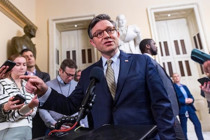 El presidente de la Cmara de Representantes, Mike Johnson, el viernes, tras la aprobacin de la ley que evit el cierre del Gobierno de Estados Unidos. 