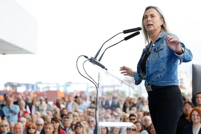 VALENCIA, 10/05/2025.- La exalcaldesa de Alicante Sonia Castedo durante un acto celebrado este sábado en Valencia para reencontrarse "con quienes hicieron grande al Partido Popular" al cumplirse tres décadas de la llegada del PP al Gobierno valenciano. EFE/Ana Escobar