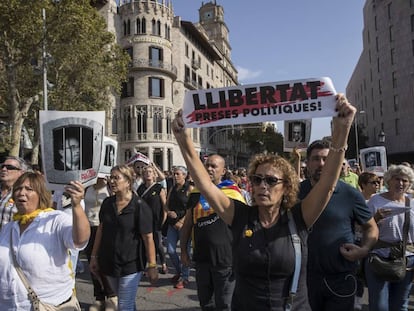 Protesta por la sentencia del Proces en la plaza de Cataluña. 